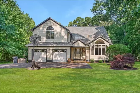 252 Pressler Rd, Newburgh, NY 12589