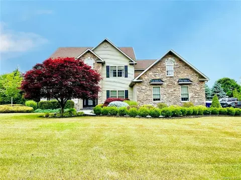 7 Prestwick Dr, Monroe, NY 10950