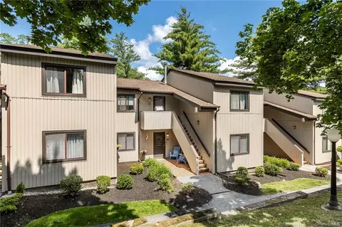 2903 Fox Ln, Poughkeepsie, NY 12603
