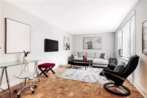 91 Van Cortland Ave W #2D, Bronx, NY 10463
