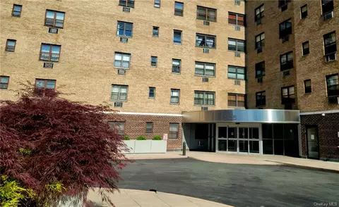 505 Central Ave #504, White Plains, NY 10606