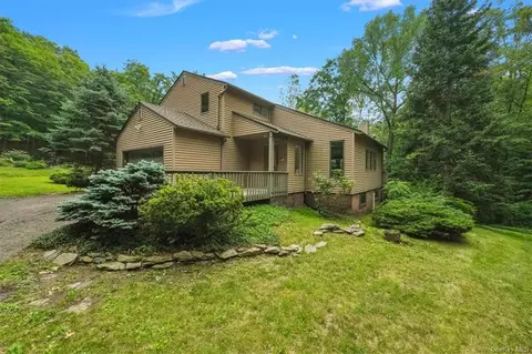 8 Tenny Ln, Cornwall, NY 12518