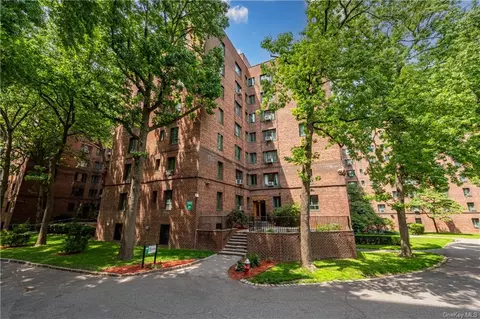 1460 Parkchester Rd #MH, Bronx, NY 10462