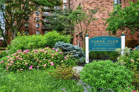 50 Columbus Ave #912, Eastchester, NY 10707
