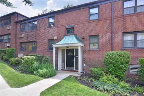 139 Beacon Hill Dr #H26, Greenburgh, NY 10522
