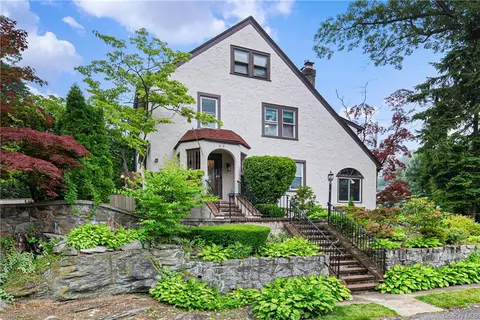 63 Linwood Rd, New Rochelle, NY 10804
