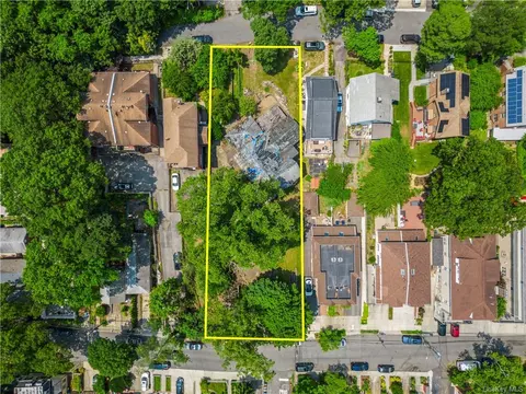 6031 Huxley Ave, Bronx, NY 10471