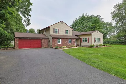 14 Goldin Blvd, Walden, NY 12586