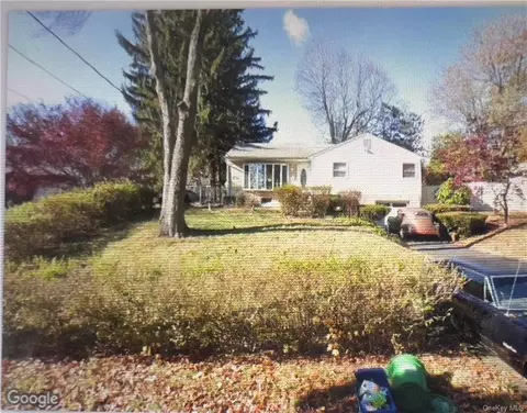 14 Suffern Pl, Ramapo, NY 10952