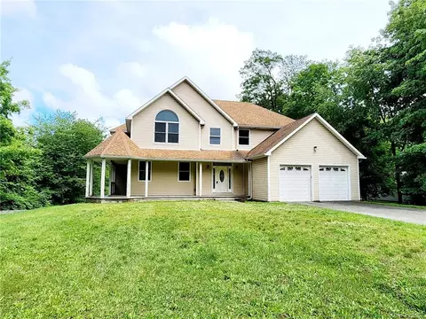 54 Dykes Park Rd, Clarkstown, NY 10954