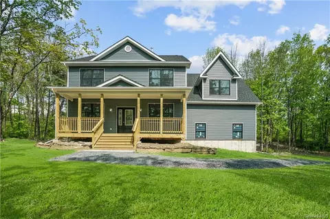 21 Bedell Dr, Greenville, NY 12771