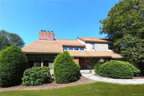 4 Cheyenne Ct, Lewisboro, NY 10536