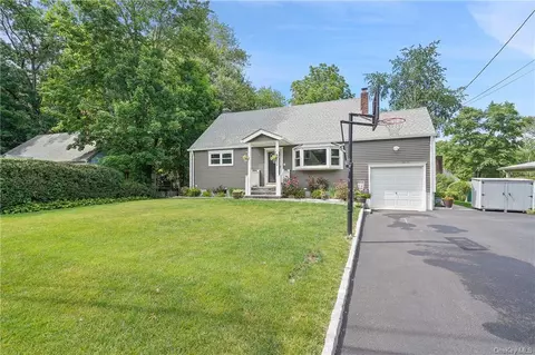 2042 Mcbride Ln, Yorktown, NY 10598