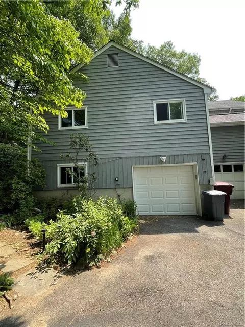 25 Dogwood Ct, Lewisboro, NY 10526