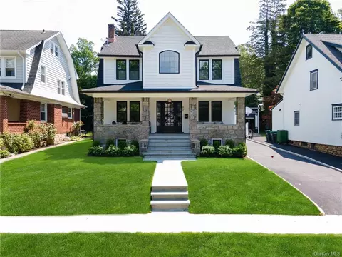 30 Linden Ave, Pelham, NY 10803