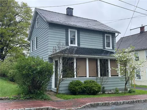 13 John St, Warwick, NY 10990