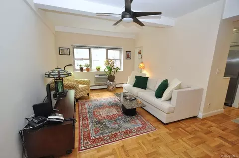 80 E Hartsdale Ave #114, Greenburgh, NY 10530