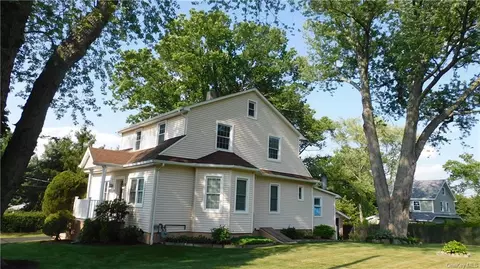 17 New York Ave, Clarkstown, NY 10920