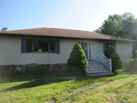 331 Strawridge Rd, Shawangunk, NY 12589
