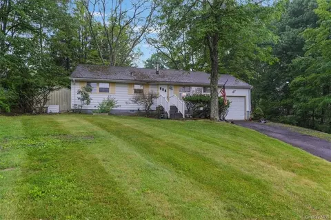 55 School Rd, Monroe, NY 10950
