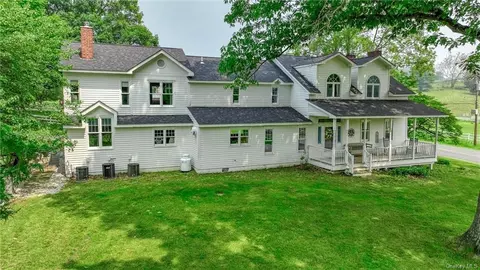 75 Bailey Rd, Wawayanda, NY 10958