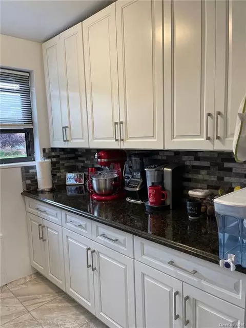 20 Shady Glen Ct #1H, New Rochelle, NY 10805