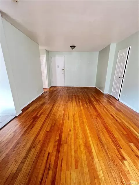 1332 Metropolitan Ave #5A, Bronx, NY 10462