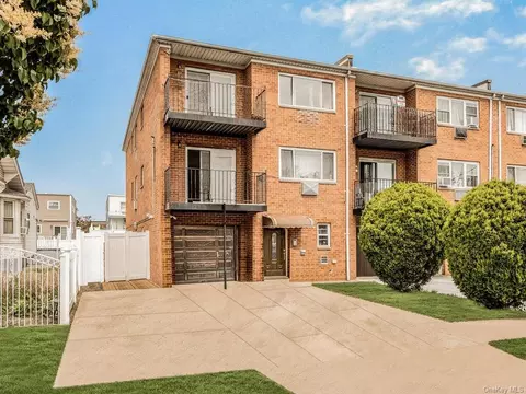 240 Blair Ave, New York, NY 10465