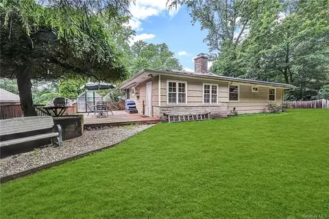 100 Hempstead Rd, Ramapo, NY 10977