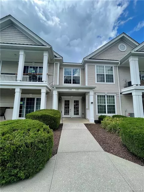 1113 Saratoga Ln, Fishkill, NY 12524
