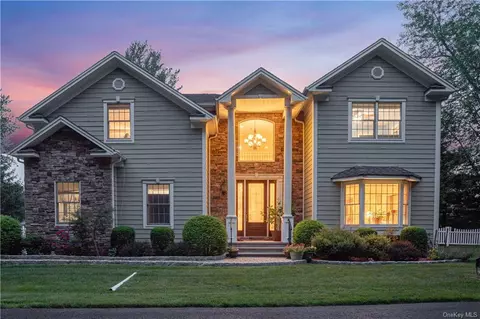 30 Renie Ln, Orangetown, NY 10913