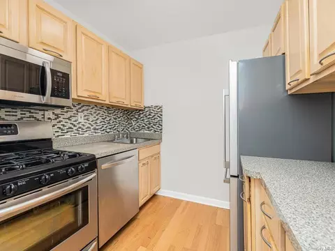 3206 Fairfield Ave #4E, New York, NY 10463