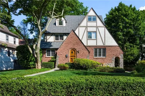 32 Maple Hill Dr, Larchmont, NY 10538