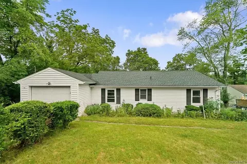 7 Mountain Park Rd, Monroe, NY 10950