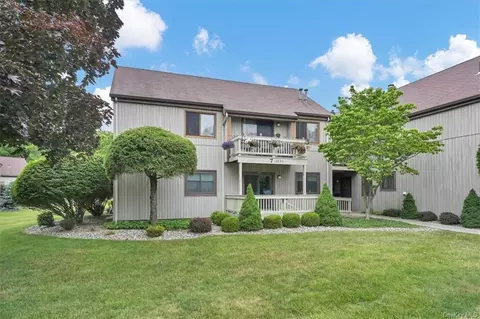 73 Sycamore Dr #73, Middletown, NY 10940