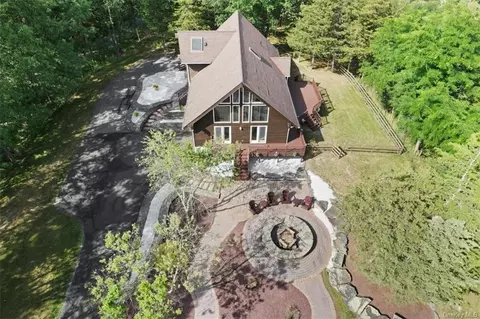 118 Oxford Rd, Chester, NY 10918