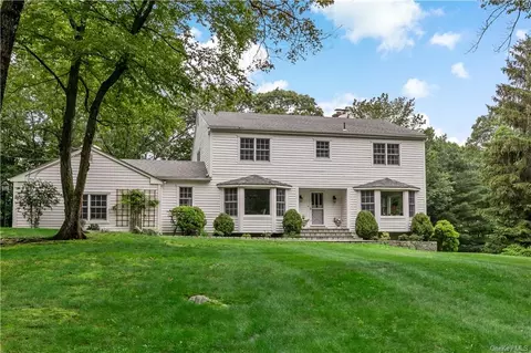 31 Alpine Ln, New Castle, NY 10514