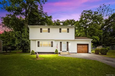 50 Nassau Rd, Poughkeepsie, NY 12601