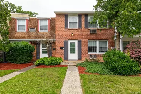 274 Hooker Ave #E7, Poughkeepsie, NY 12603