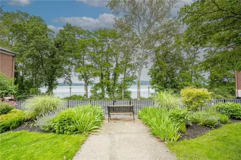 286 S Buckhout St #286, Greenburgh, NY 10533