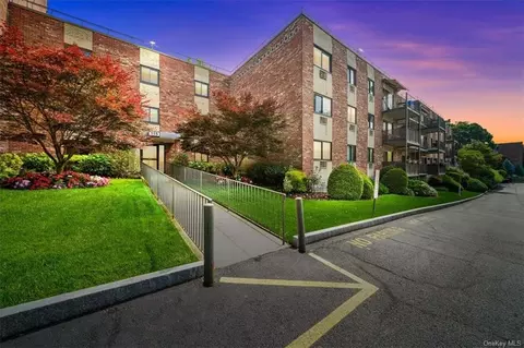115 Dehaven Dr #301, Yonkers, NY 10703