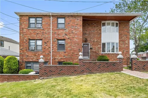 3152 Waterbury Ave, Bronx, NY 10465