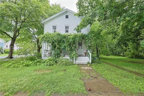 39 N Parsonage St, Rhinebeck, NY 12572