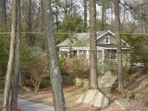 15 Bishop Park Rd, Pound Ridge, NY 10576
