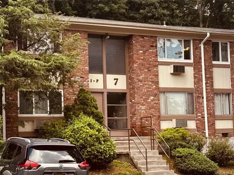 7 N James St, Peekskill, NY 10566