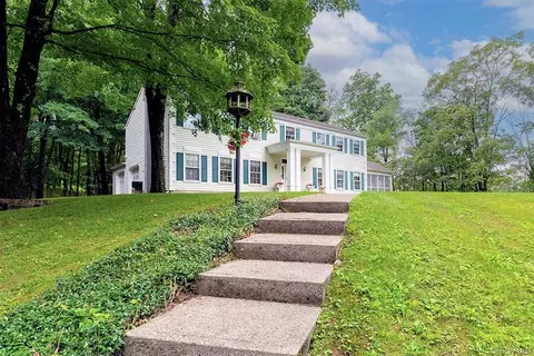 779 Traver Rd, Pleasant Valley, NY 12569