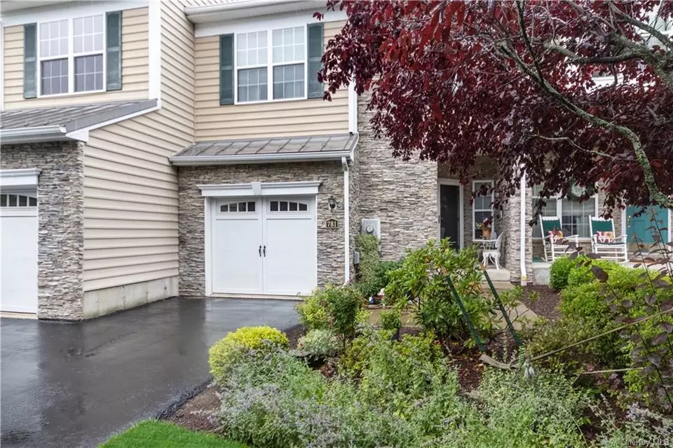 781 Huntington Dr, Fishkill, NY 12524 30 Photos Movoto