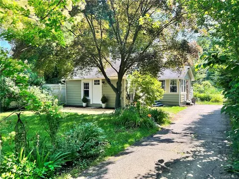 20 Glendale Ave, North Castle, NY 10504