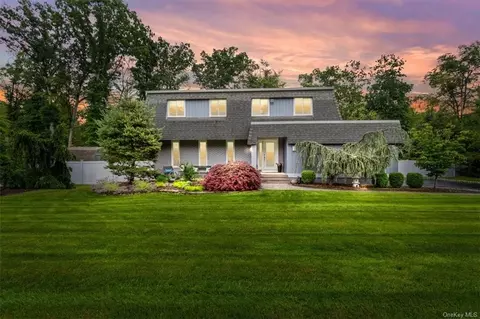 47 Pecan Valley Dr, Clarkstown, NY 10956