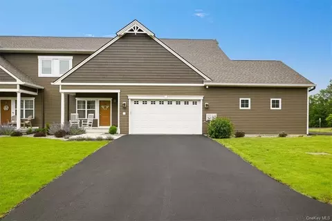 6 Strasser Pl, Hamptonburgh, NY 10916